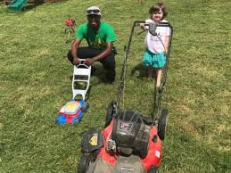 Man Starts Free Lawn Mowing Service My Way Of Making A