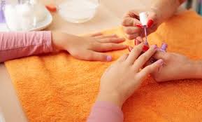 highlands ranch nail salons deals in