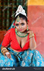 Стоковая фотография 2278699945: Bold Beautiful Sexy Indian Model Saree |  Shutterstock