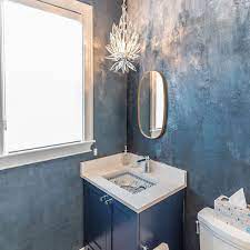 Decorate With Blue In The Bathroom