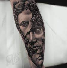 Surrealisme - Inksane Tattoo & piercing
