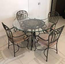 havertys spencer round dining table and