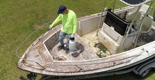 bob easily eliminated algae on his boat