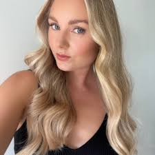 model influencer hair makeup artist