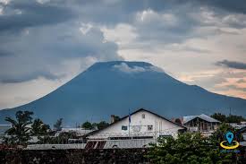 Goma residents, recalling mount nyiragongo's last eruption in 2002, which killed 250 people and left 120,000 homeless, grabbed mattresses and other belongings. The Giant Of World Volcanoes Is Visible From All Four Corners Of Goma Have You Ever Hiked The Majestic Nyiragongo Please Mount Nyiragongo Travel Tourist