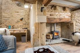 A Red Cotswold Cottage Maintains