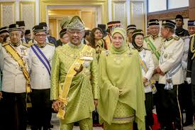 Mesquita do sultão salahuddin abdul aziz shah. Raja Permaisuri Agong Opens Up On Being Queen Her Courtship With Sultan Abdullah And Johor Pahang S Royal Ties Malaysia Malay Mail