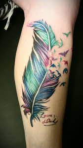 La signification du tatouage plume. 62 photos et conseils comment la  déchiffrer et adopter
