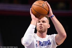 He played college basketball for the oklahoma sooners, when he was named the consensus national college player of the year as a sophomore. Blake Griffin Expected To Sign With Nets
