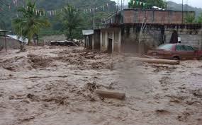 Resultado de imagen para FOTOS DE DANOS OCASIONADOS POR LAS LLUVIAS EN AREQUIPA EN PERU