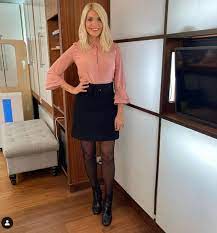 See more ideas about holly willoughby, willoughby, holly willoughby legs. Holly Willoughby S This Morning Outfit Today How To Get Her Pink Blouse From Massimo Heart