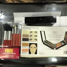 runway ready makeup set with brushes