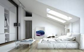 Dachraum design in holz mit weißem bodenbelag als akzent zu der holzverkleidung. Bett Unter Einer Dachschrage Tipps Und Kleine Tricks Zuhause Bei Sam