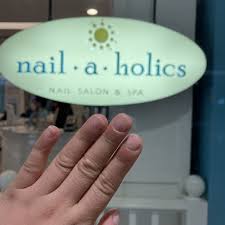 nail technicians near greenhills