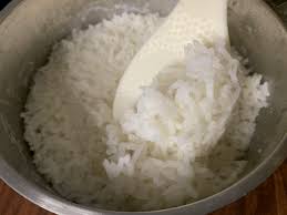 Then, remove the cover and fluff the rice with a fork to help it get the right texture. Easy Way To Cook Rice On Stove And Rice Cooker Ta Kiang