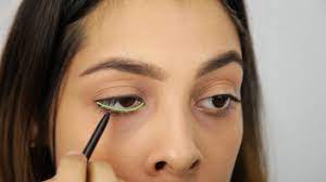 how to apply pencil eyeliner with