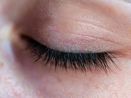 mascara allergy what you need to know