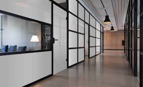 Attractive Workspaces With Glass Walls