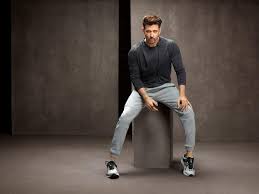 Hrithik roshan latest breaking news, pictures, photos and video news. Hrithik Roshan Helps Fulfill A 20 Year Old Indian Ballet Dancer S Dream