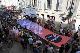 En 2024, le Festival d'Avignon devra commencer plus tôt et s'achever le 21  juillet !