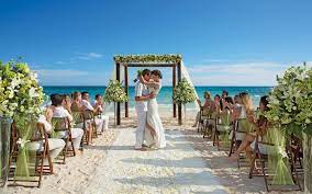 On average, destination weddings' couples spend less than $10,000 on a wedding in jamaica.5 this includes everything from international. Altar Alternatives How Millennials Are Changing Destination Weddings Travel Weekly