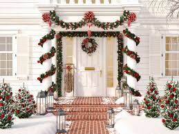 12 holiday front door decor ideas