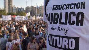 La UNR marcha contra los váucheres de Milei y en defensa de la educación pública