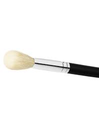mac 137s long blending brush makeup