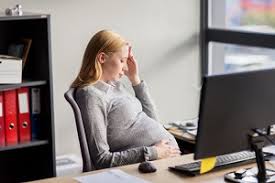 Schwangere dürfen laut mutterschutzgesetz nicht mehr pausen machen als andere angestellte auch. Individuelles Beschaftigungsverbot Arbeitsvertrag 2021