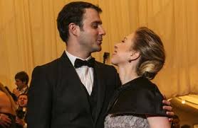 Chelsea clinton and husband marc mezvinsky (reuters). Will Chelsea Clinton Raise Her Second Child Jewish The Jerusalem Post