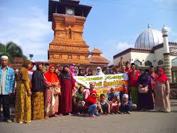 Berawal dari pencarian spiritual bhante viryanadi saat menjadi damanera tahun 1983, kini maha vihara majapahit menjadi salah satu wisata religi bagi umat budha yang ada di mojokerto. Wisata Religi Mojokerto Tempat Wisata Indonesia