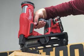 milwaukee m18 fuel cordless 16 gauge