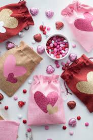 Fill custom printed goodie bags with trinkets, treats or swag—whatever the contents, your personally designed foil stamp on the outside will look fantastic! Valentine S Day Burlap Treat Bags Made To Be A Momma