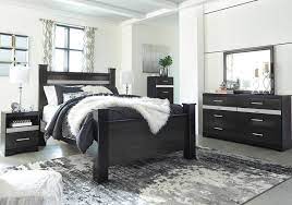 Cheap bedroom sets queen bloomingtononline org. Starberry Black Queen Poster Bedroom Set Louisville Overstock Warehouse