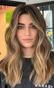 Any lady with dark hair knows that shades of red are a perfect addition to her rich base color to make her look extra flawless. 43 Gorgeous Hair Colour Ideas With Blonde Medium Length Hair With Sun Kissed