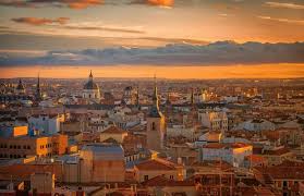 Madrid, city, capital of spain and of madrid province, lying almost exactly at the geographical heart of the iberian peninsula. Madrid Guide De Voyage Madrid Lonely Planet