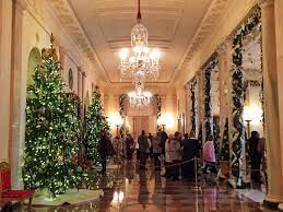 white house during christmas