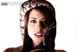 Queen of snakes IV von Roland Villars - queen-of-snakes-iv-76b2efc8-33c5-430e-b18b-3d6dc639a30b