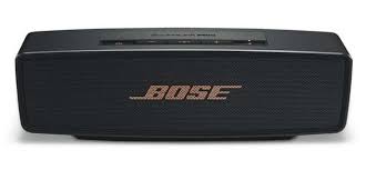 Namun, dibalik ukurannya yang mini, kualitas suaranya jangan ditanya. Bose Mini Audio System