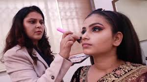 beauty parlour course makeup artist