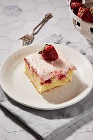 strawberry jelly cake with cream cheese