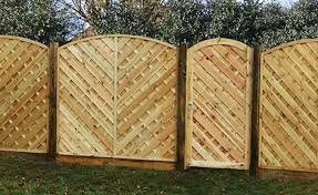 a guide to decorative fencing lawsons