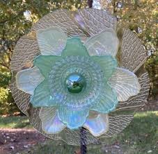 Clear Swirl Glass Garden Flower