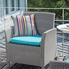 remove mildew on outdoor cushions