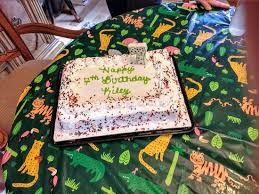 birthday cake from giant eagle deli