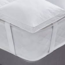 This feather and down topper is the ideal solution to plump up a mattress that's getting a little worn. Silentnight Hungarian Goose Feather And Down Mattress Topper