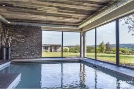 villa de luxe avec piscine intérieure