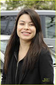 miranda cosgrove celebrates christmas