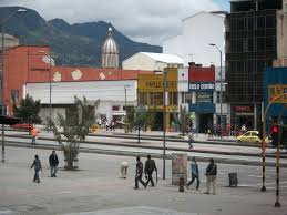 Bogotá bo̞ɰo̞ˈta̠ (offiziell bogotá, distrito capital, kurz bogotá, d.c.) ist die hauptstadt kolumbiens und verwaltungszentrum des departamento cundinamarca.mit ihren 7,4 millionen einwohnern (stand 2018) im eigentlichen stadtgebiet und 10,7 (stand april 2019) millionen in der agglomeration ist bogotá der größte städtische ballungsraum kolumbiens und außerdem eine der am. Los Martires Wikipedia