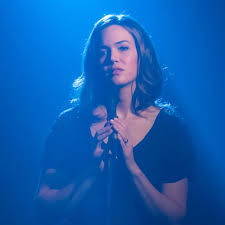 Mandy moore was born in nashua, new hampshire, on april 10, 1984. Mandy Moore Is Great In This Is Us And Everything Else